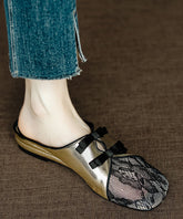 Sandalias de piel de vaca con encaje calado en plata hechas a mano